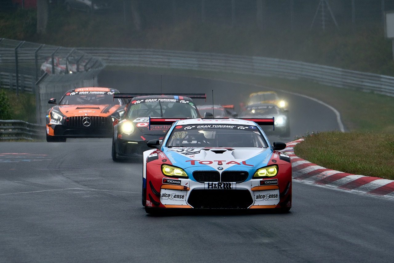 About 1 car racing 4394450 1280