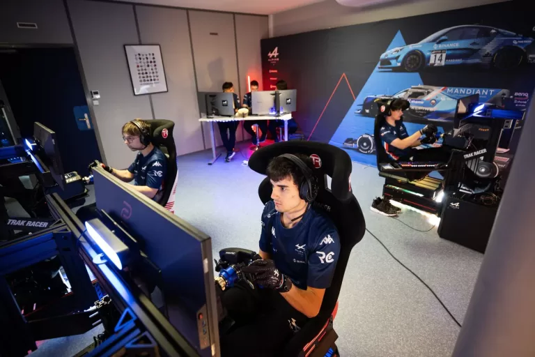Sim racing Alpine Esports headquarters
