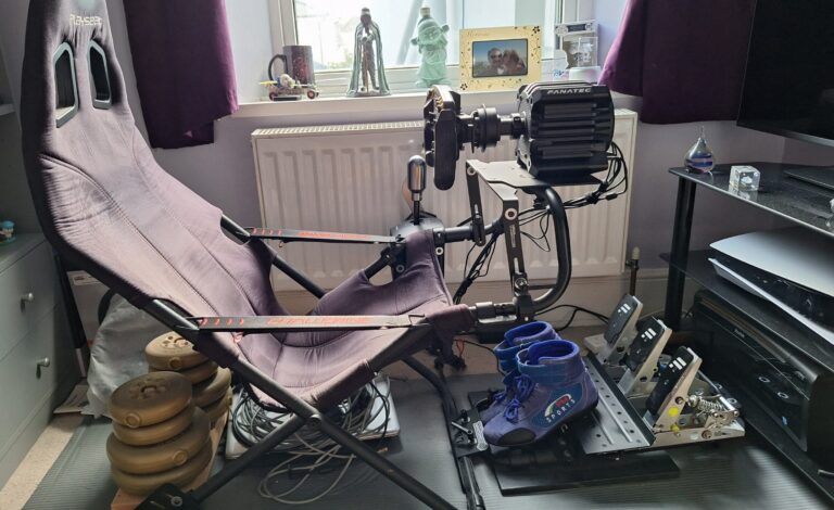 Playseat Challenge side view