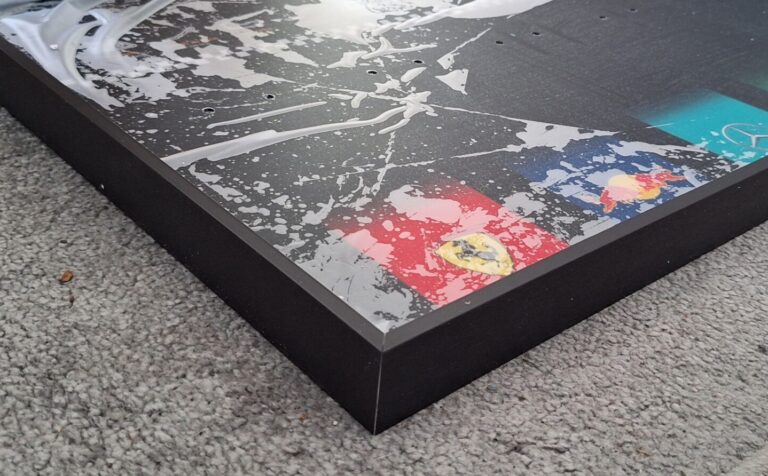 ICUANUTY LEGO Speed Champions Display Review: The Ultimate Owner's Guide (2026) 12 Close-up of aluminium frame construction on the ICUANUTY LEGO Speed Champions Display Wall Frame